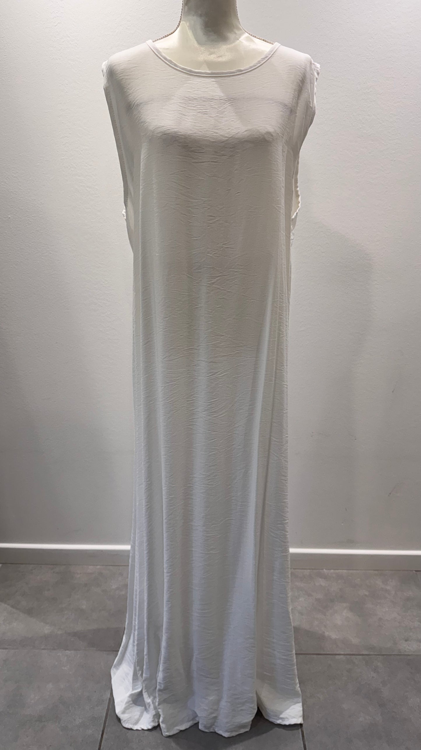 robe longue sans manches